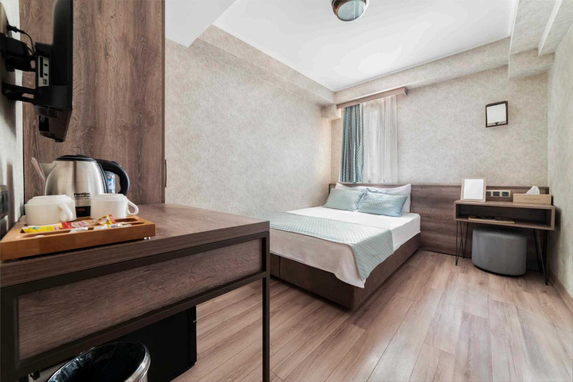 Castle Franco Suites อิสตันบูล ภายนอก รูปภาพ
