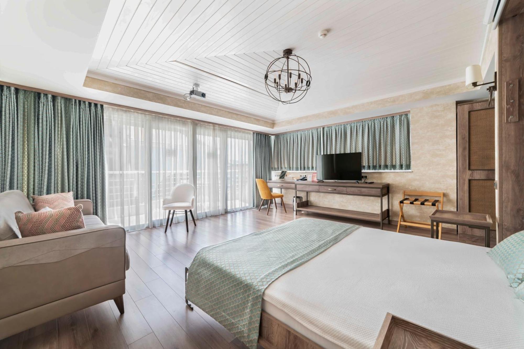 Castle Franco Suites อิสตันบูล ภายนอก รูปภาพ
