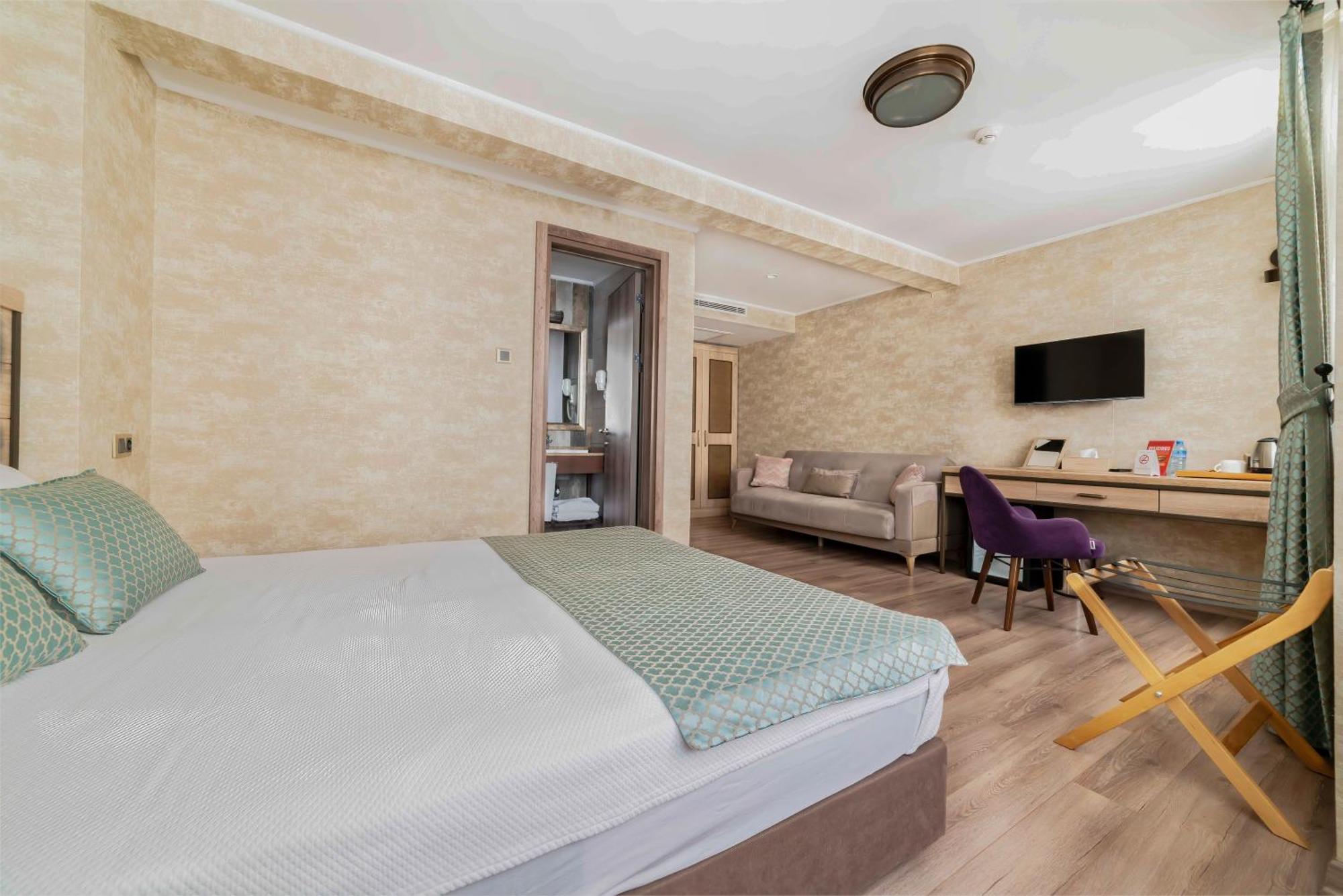 Castle Franco Suites อิสตันบูล ภายนอก รูปภาพ